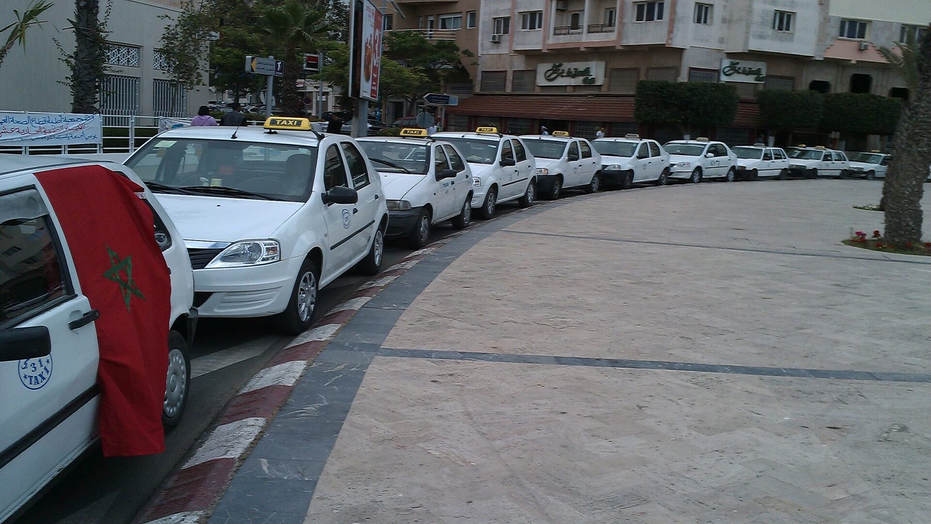 بعد أن بعث إليهم وزيرا دون صلاحيات ودون حلول.. غضب مهنيي النقل على أخنوش يدفعهم لشل القطاع 3 أيام