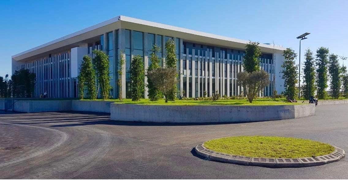  لقجع يتدخل من أجل الترخيص للرجاء بـ"تجريب" مرافق الأكاديمية "الملكية" لفترة شهر 