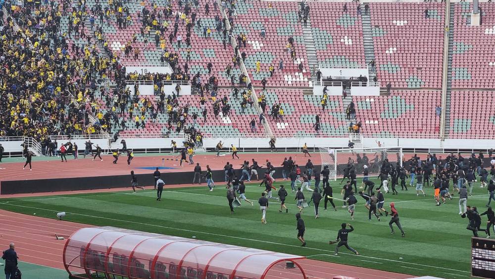  أحداث شغب خطيرة بعد نهاية مباراة الجيش و"الماص" في كأس العرش 