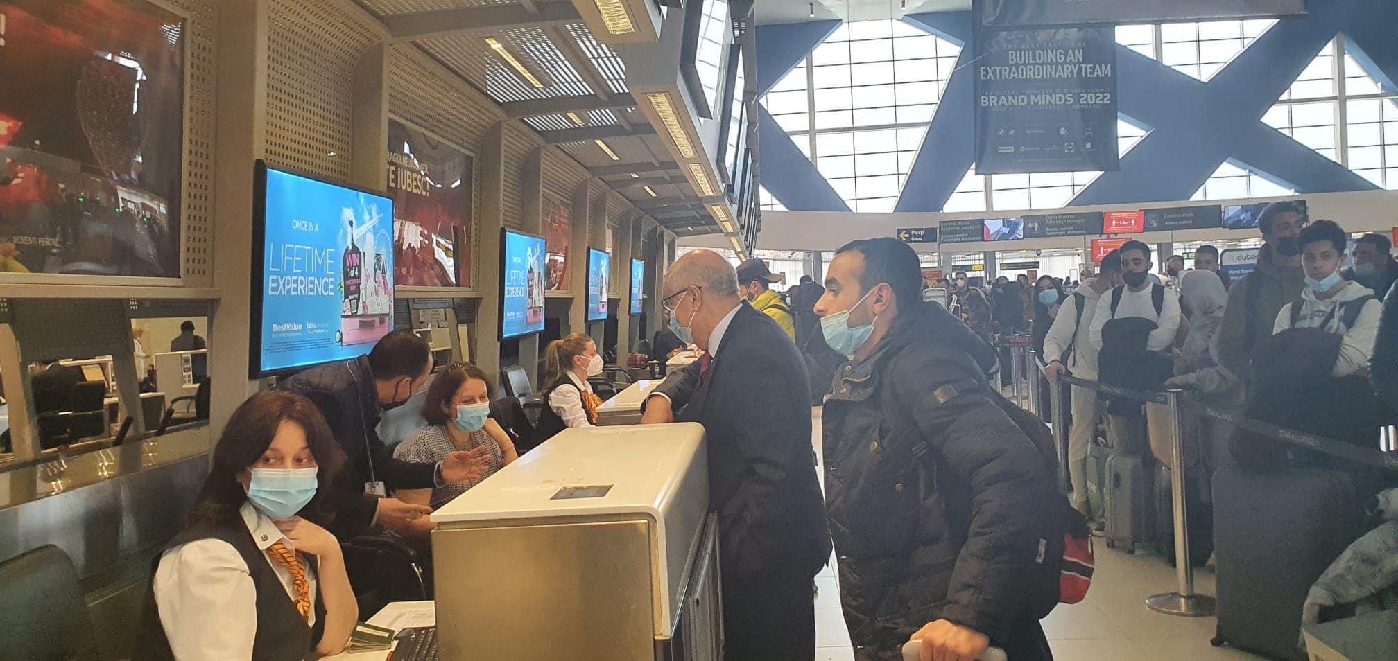  عبر 15 رحلة طيران.. نحو 2200 مغربي يغادرون أوكرانيا 