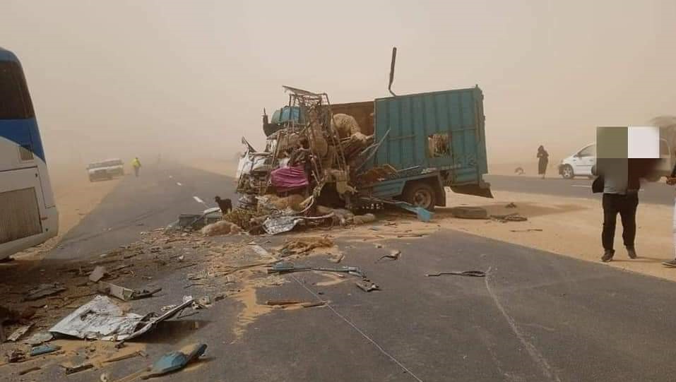 مصرع شخصين وإصابة 14 آخرين في حادثة سير بطرفاية