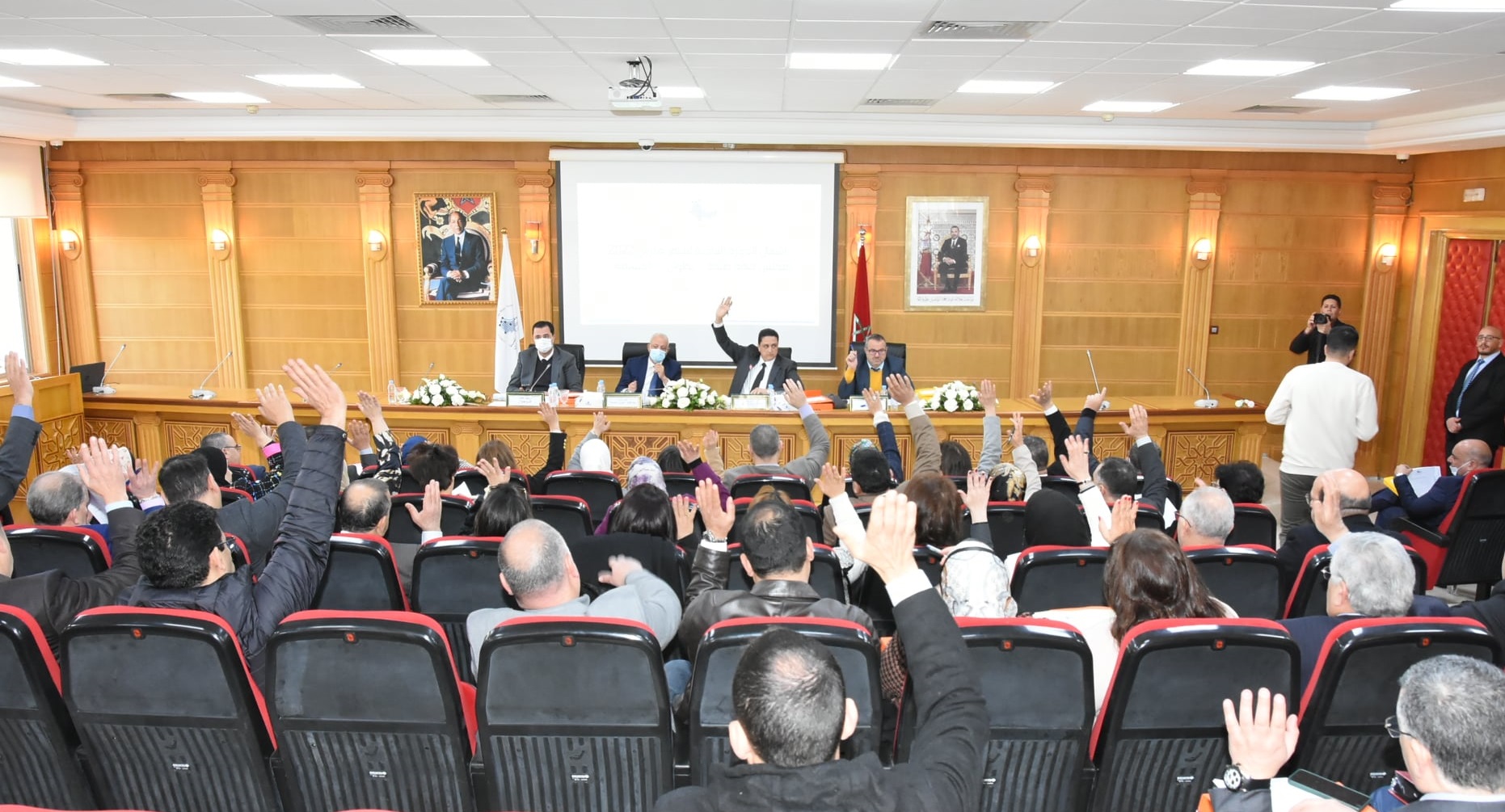 مجلس جهة طنجة تطوان الحسيمة يصادق على 55 نقطة خلال دورته العادية من بينها مشاريع اجتماعية واقتصادية