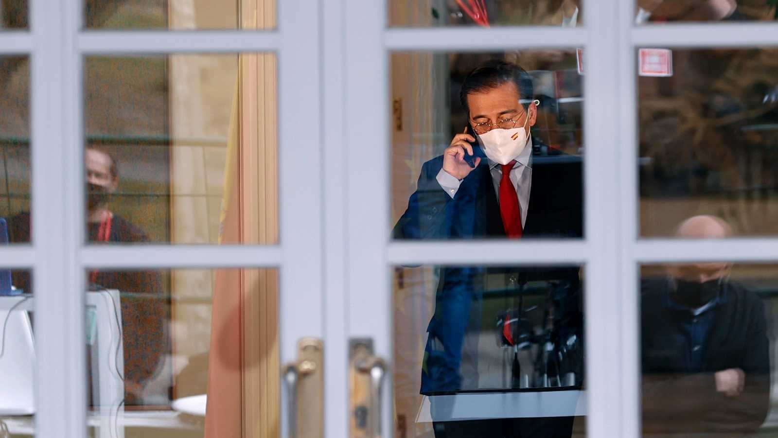 بعد هجوم المهاجرين على مليلية.. وزير الخارجية الإسباني يكشف عن اتصالات جارية مع المغرب