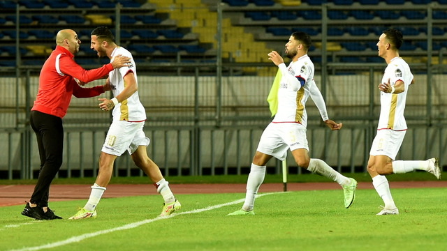  الوداد يحسم "الكلاسيكو" بثلاثية وينفرد بصدارة البطولة الاحترافية 