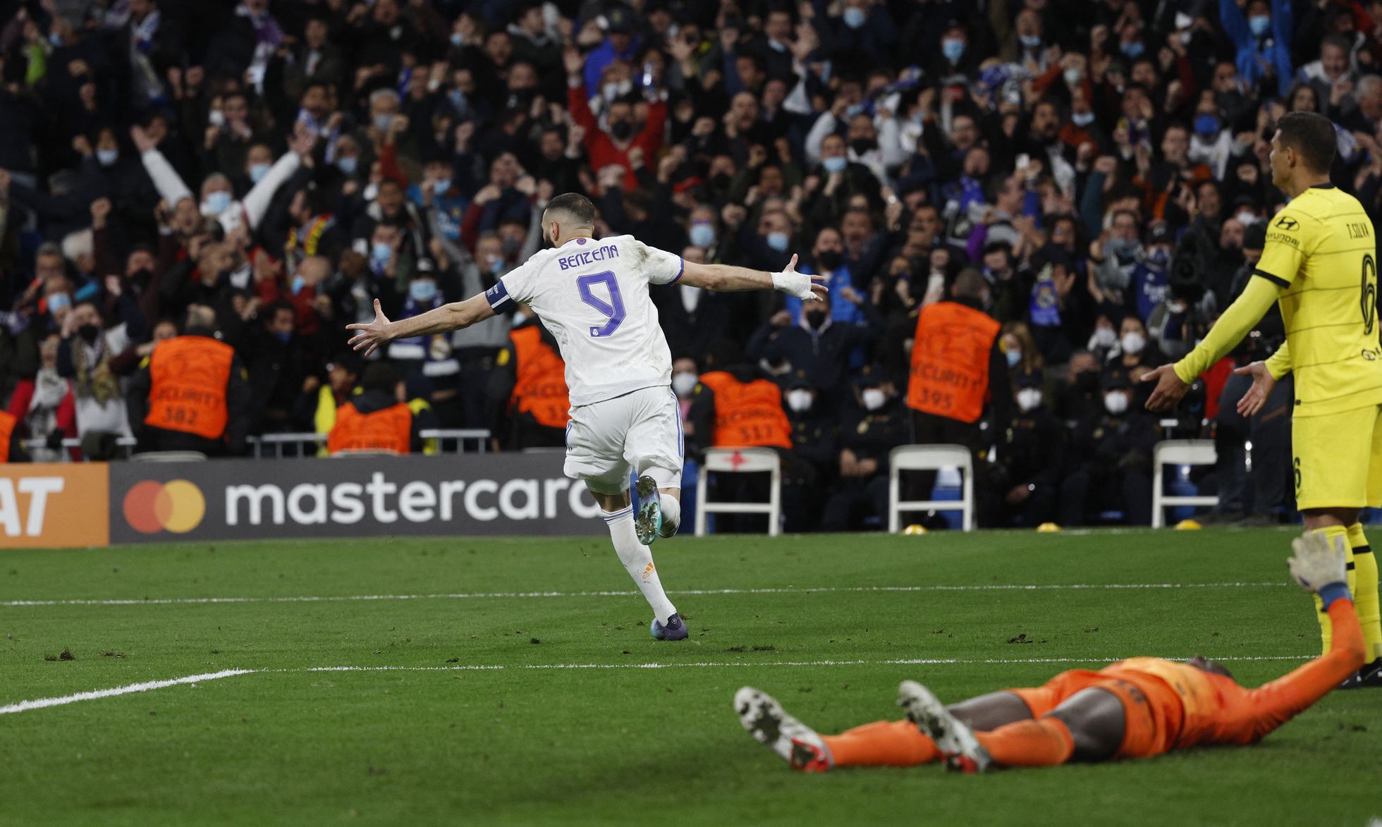 كبرياء ريال مدريد يُبطل "غزوة" تشيلسي في البيرنابيو ويتأهل لنصف نهائي أبطال أوروبا