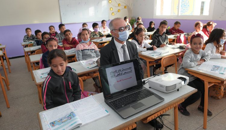 وزارة التربية الوطنية تنفي الشروع في إلغاء اللغة الفرنسية بالتعليم الابتدائي