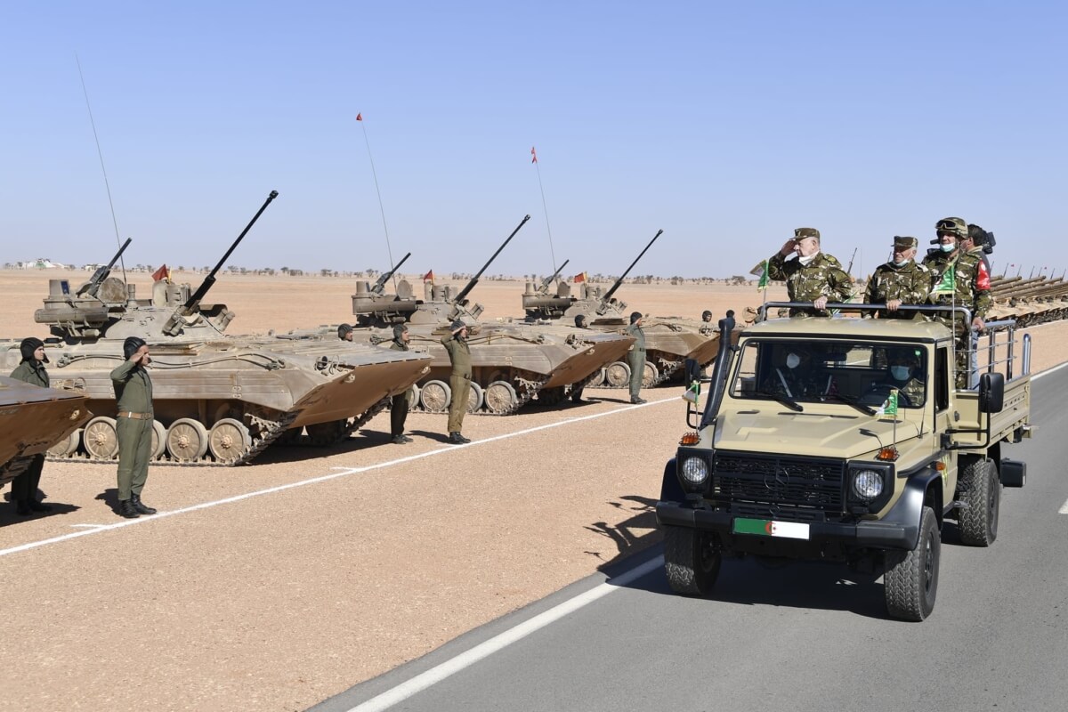 شنقريحة يطالب الجيش الجزائري باليقظة في الناحية العسكرية الثالثة المقابلة للحدود المغربية