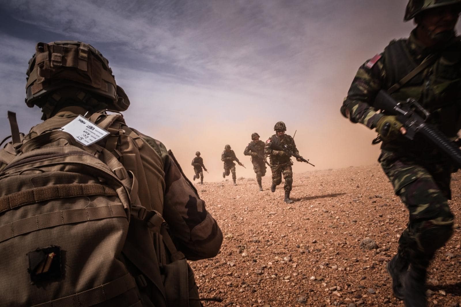 المغرب عبّأ حوالي 2300 جندي مغربي و200 فرنسي وعشرات المروحيات في تدريب عسكري قرب الحدود الجزائرية