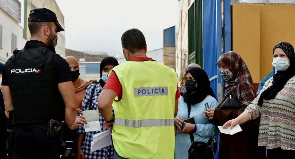  عبور فئة العمّال نحو سبتة ومليلية تنطلق غدا الثلاثاء.. وفئة "التطوانيين والناظوريين" تتحدّد في هذا التاريخ 