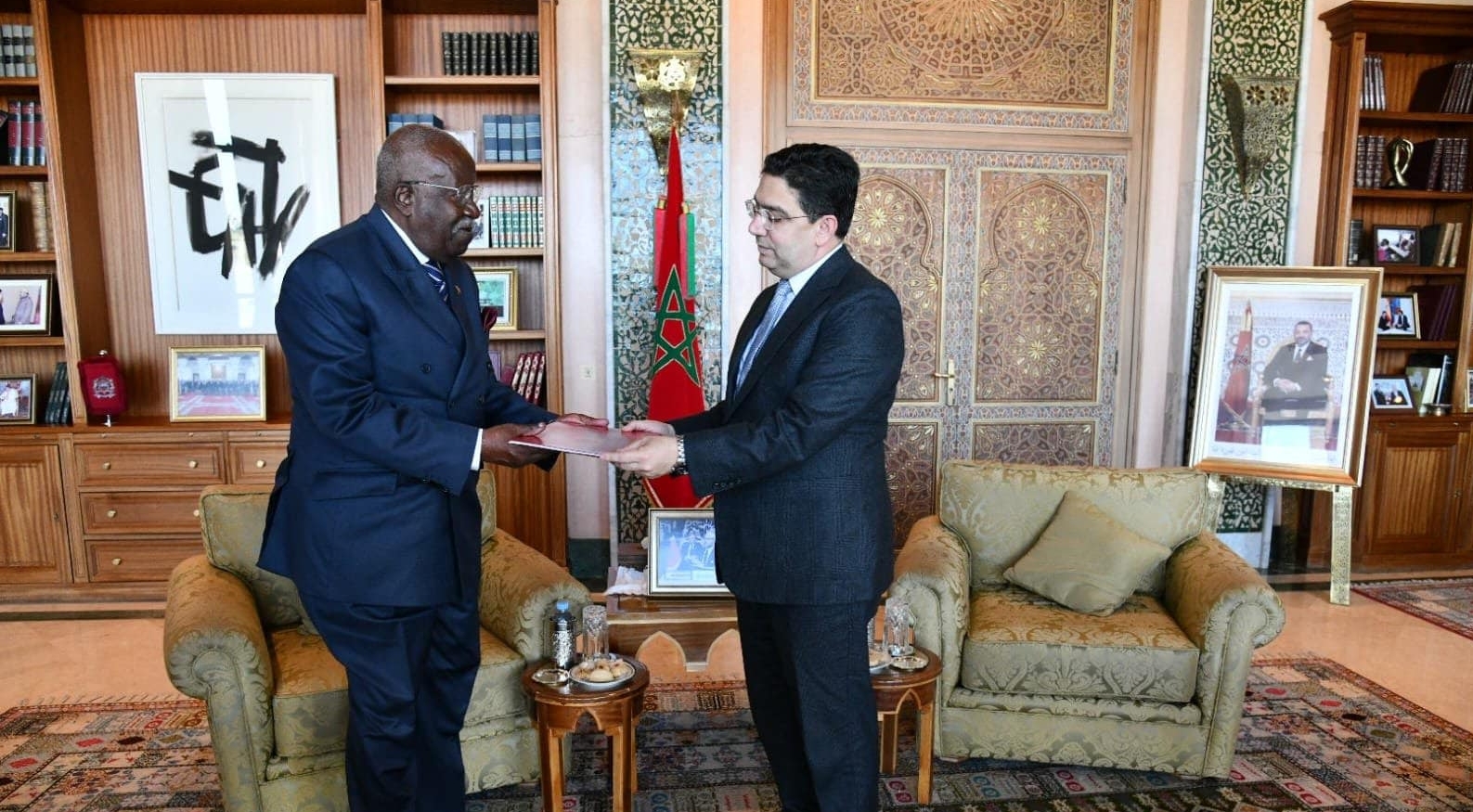 هل تغير أنغولا موقفها من قضية الصحراء؟.. رئيس البلاد يوجه رسالة للملك عبر سفيره الخاص ومضمونها "طي الكتمان"