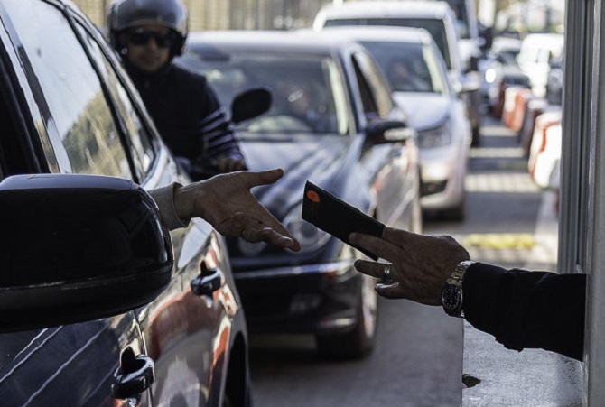 إشارات على إلغاء امتياز دخول سبتة ومليلية بـ"الباسبور" لساكنة شمال المغرب