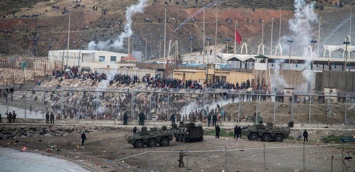 في يوم عودة نشاط الحدود البرية.. اليمين الإسباني يُصر على إحياء الذكرى الأولى لاقتحام سبتة من طرف المهاجرين