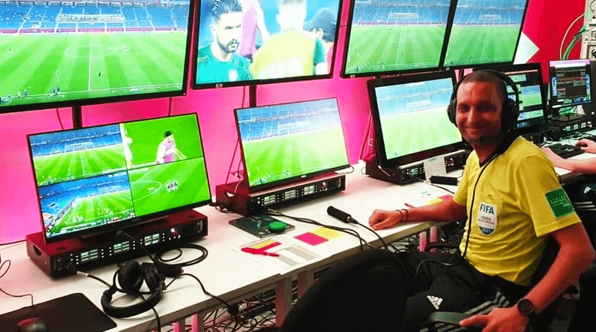  اختيار جيد وزوراق في غرف الـ VAR خلال "المونديال".. هل هي رسالة من الـ"فيفا" للمغرب حول ضعف منظومة التحكيم؟ 