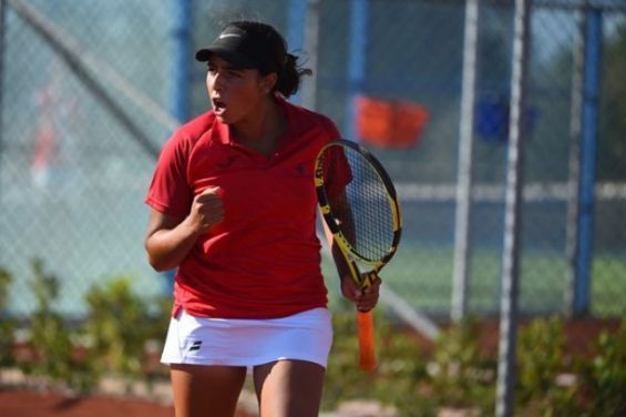 المغربية آية العوني تتأهل للدور الثاني من بطولة "Roland Garros" على حساب اليابانية سايتو