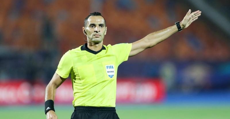 "غربال صديق الأهلي".. حملة "ودادية" ضد الحكم الجزائري قبل ذهاب نصف نهائي دوري الأبطال