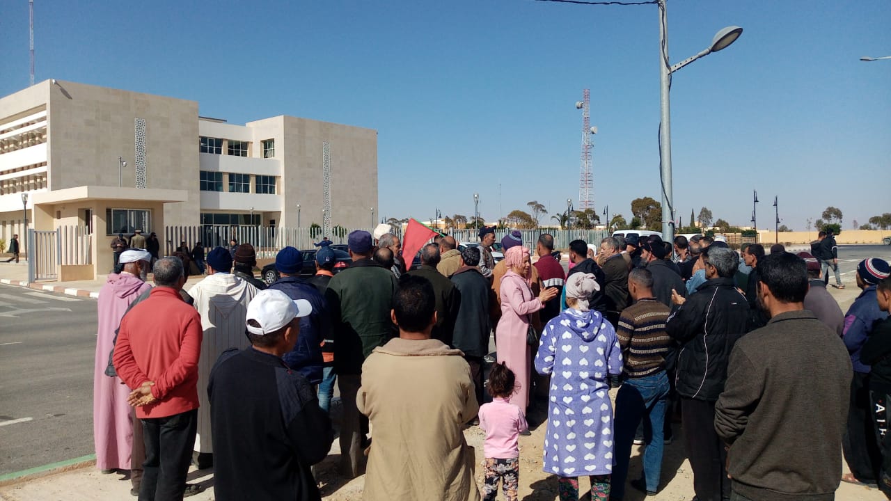 الداخلية تقسم بقعة من 60 مترا على عائلتين لمحاربة الصفيح بجرسيف