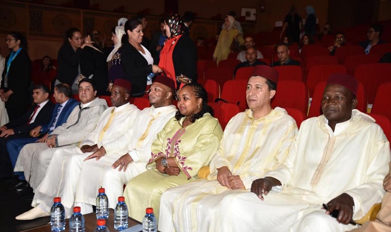 حاكم مقاطعة بارينجو الكينية يُعرب عن إعجابه بجهة الشرق