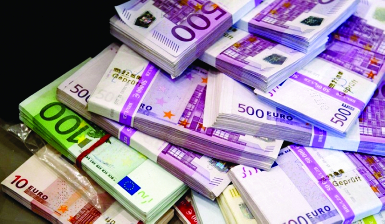  إحباط محاولة تهريب أزيد من 53 ألف أورو بطنجة 