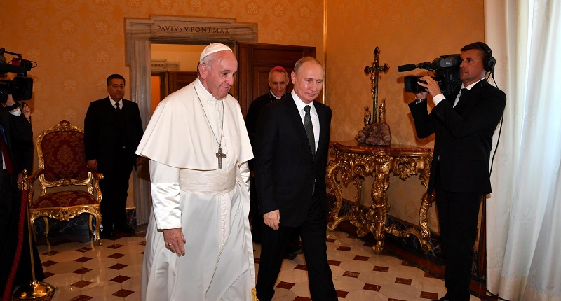  البابا فرانسيس يعلن استعداده لمقابلة بوتين 