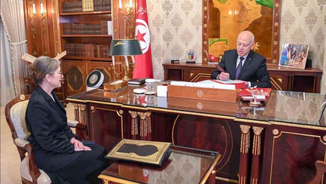 الحكومة التونسية تعلن تسديد الديون الداخلية والخارجية للبلاد