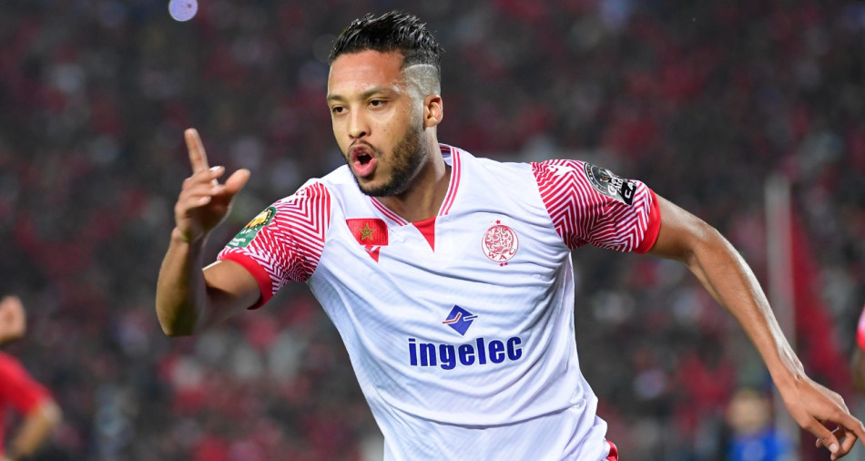 زهير المترجي.."منبوذ" الجماهير الذي تحول إلى عريس ليلة القبض على النجمة القارية الثالثة