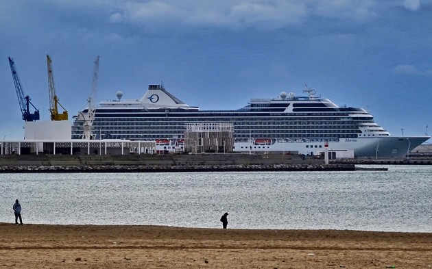  تفاصيل رفض المغرب رسو سفينة تحمل 2500 من السياح نصفهم ألمان في ميناء طنجة بعد تفشي فيروس كورونا بين الركاب 