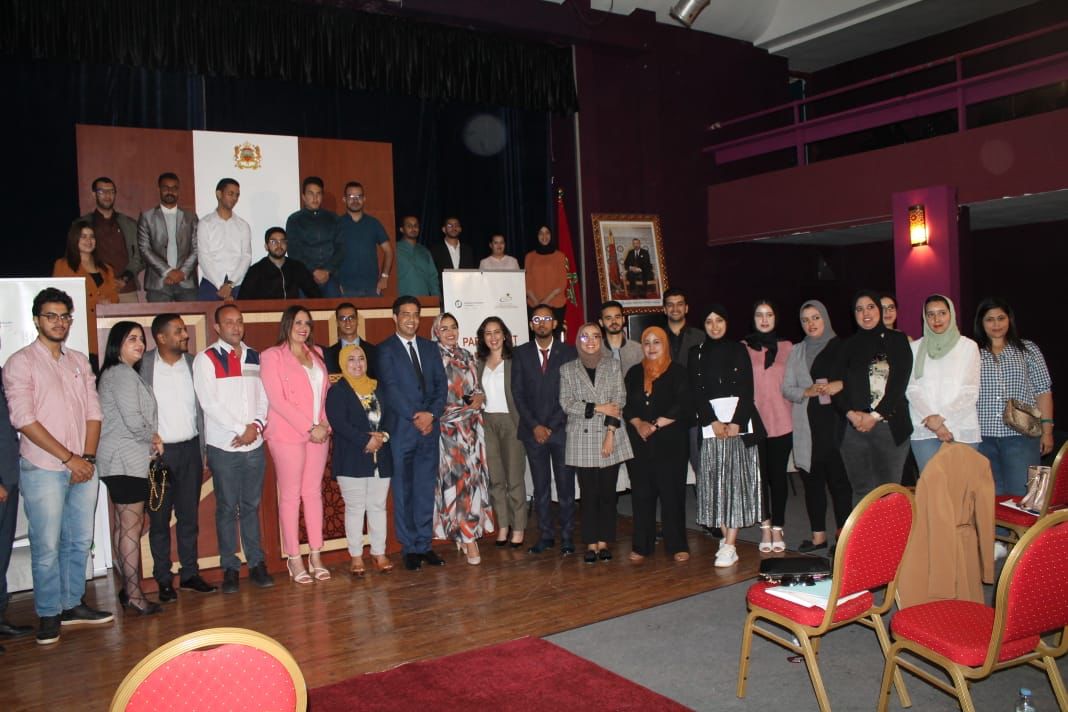 شباب جهة "سوس ماسة" يرفعون أسئلتهم للحكومة من خلال قافلة البرلمان المتنقل