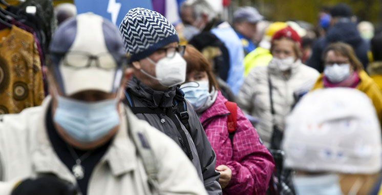  أرقام الإصابات بفيروس "كورونا" تعود للارتفاع في المغرب.. 438 إصابة جديدة وحالة وفاة واحدة 