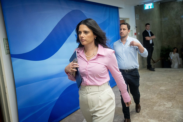  وزيرة الداخلية الإسرائيلية تحلّ بالمغرب لمناقشة جلب اليد العاملة المغربية إلى إسرائيل 