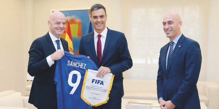  التايمز: انفانتينو حاول ضمّ المغرب للملف "الإسباني-البرتغالي" لتنظيم كأس العالم 2030 