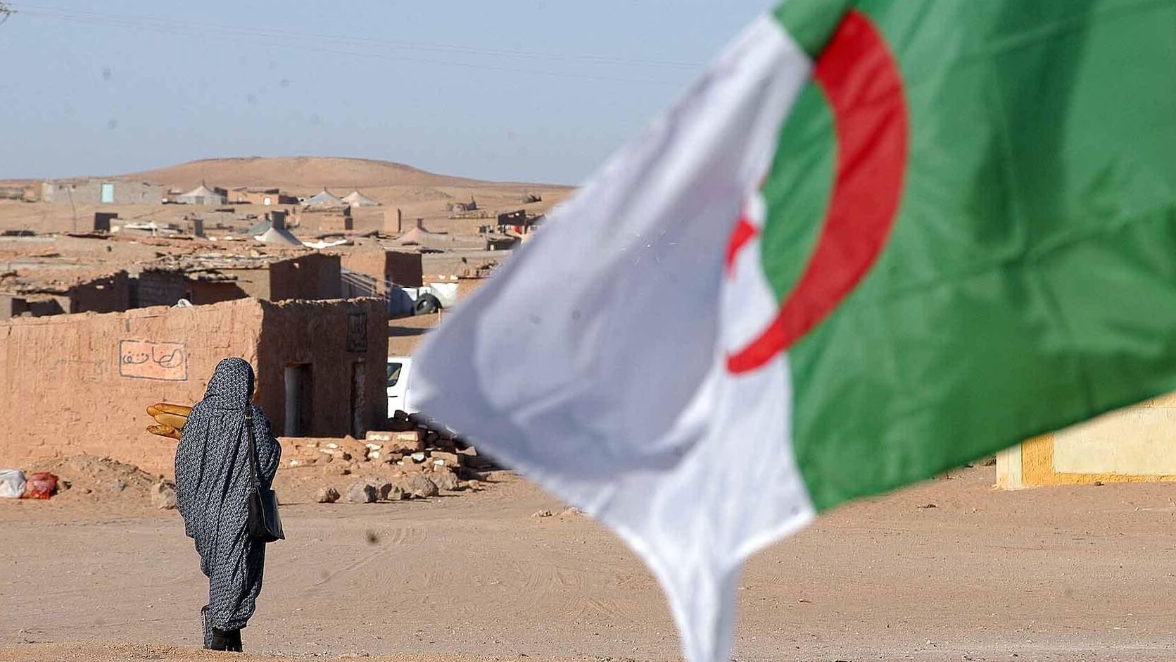 أجهزتها الأمنية تعتقل معارضي "البوليساريو".. لجنة حقوق الإنسان بالأمم المتحدة تُحمل الجزائر مسؤولية التعذيب في تندوف