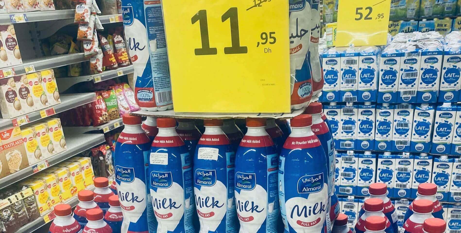 أسعار مرتفعة ومنتجات أجنبية بعروض تنافسية.. هل أخفق مخطط "المغرب الأخضر" في ضمان حليب كافٍ ورخيص للمغاربة؟