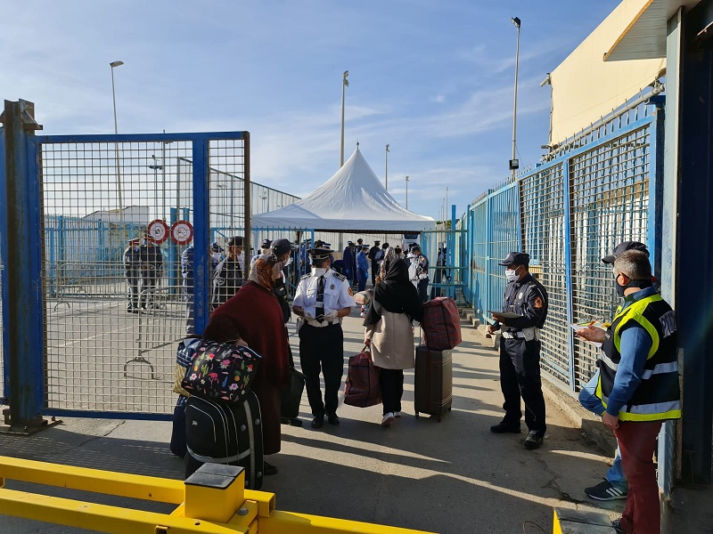  حتى لا يُصادرَ قميص أو كيس طماطم.. المغرب وإسبانيا يتفاوضان على السماح بمرور مشتريات الأشخاص من سبتة ومليلية 