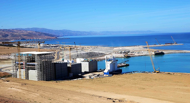 البنك الإفريقي للتنمية يقرض المغرب 91 مليون أورو لمشروعي ميناء ومطار