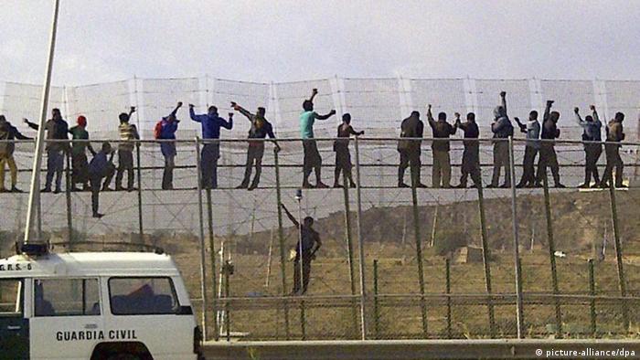 اللجنة الاستطلاعية حول أحداث مليلية: السلطات المغربية لم تستخدم الرصاص والوفيات كانت بسبب التدافع والسقوط من السياج