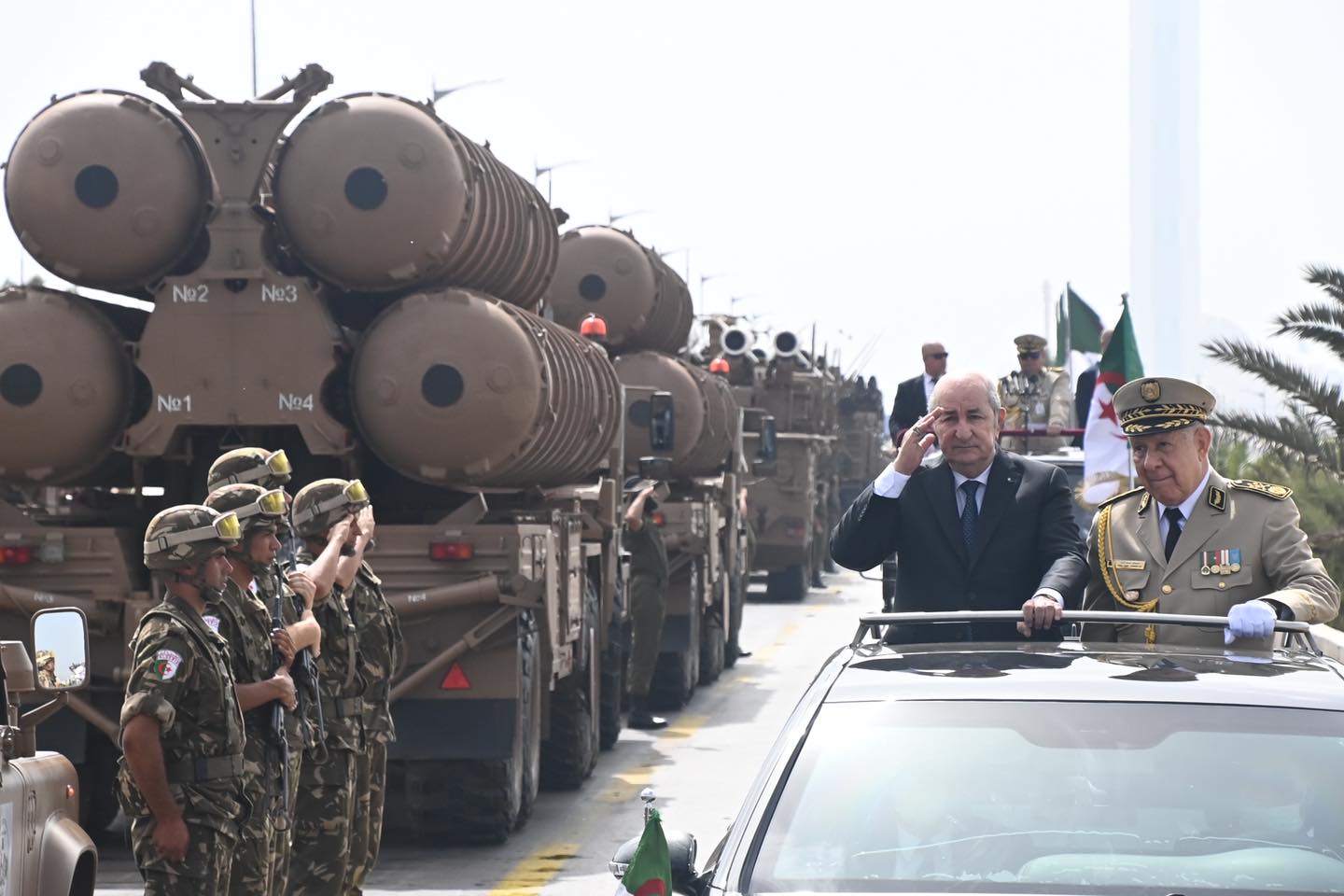 مَجلة "ماريان" الفرنسية: النظام الجزائري "فاشل" يعيش أسوأ حالاته.. وبحته عن أعداء وهميين، سياسة "عفا عليها الزمن"