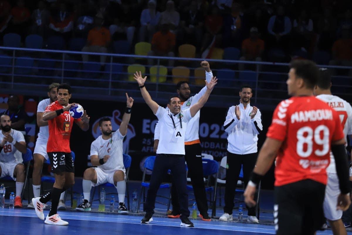 "أسود" كرة اليد يتأهلون إلى "المونديال" بعد تجاوز ربع نهائي بطولة إفريقيا