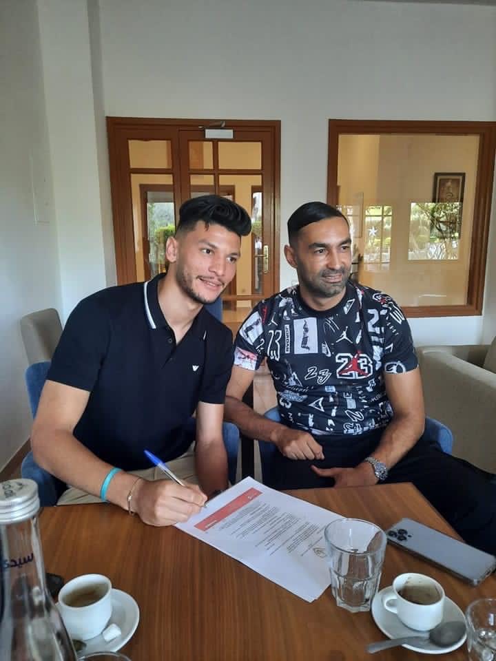 بوساطة من وكيل رونار.. أشرف داري يوقع في كشوفات بريست الفرنسي