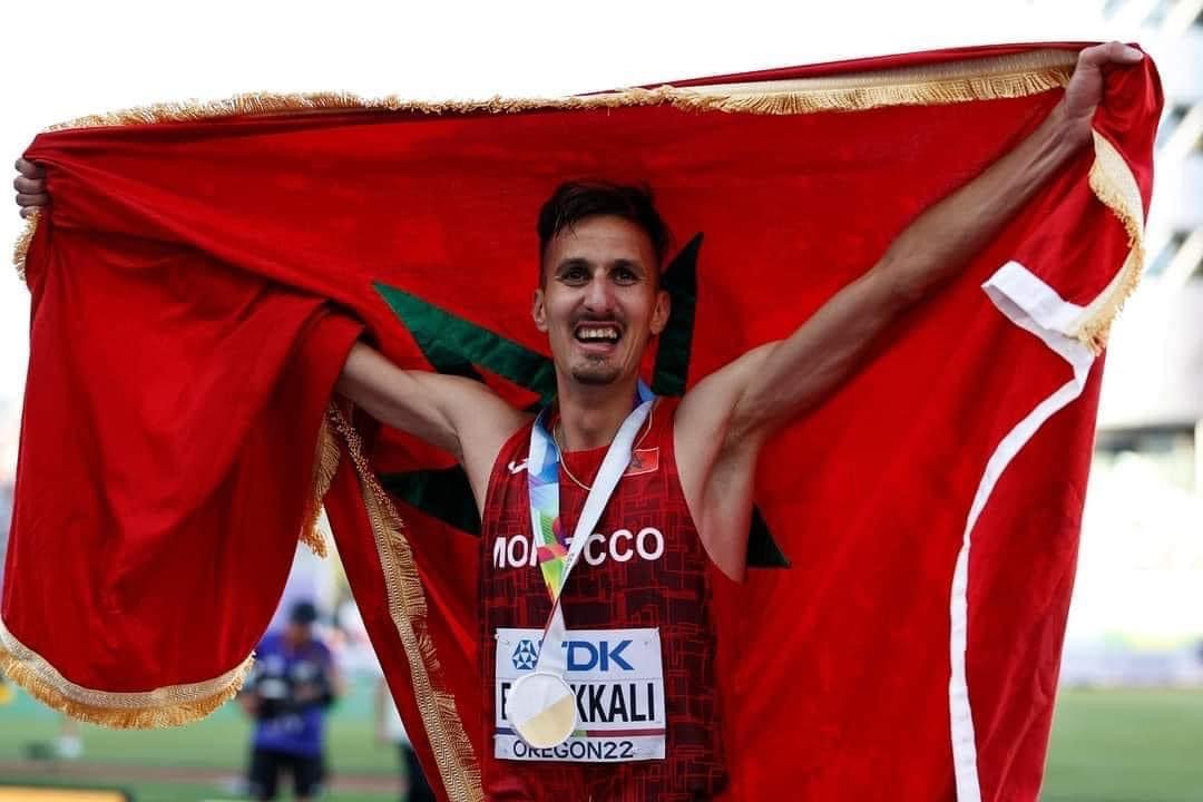 الصحافة العالمية تشيد بإنجاز المغربي سفيان البقالي المتوج بذهبية بطولة العالم "أوريغون 2022"