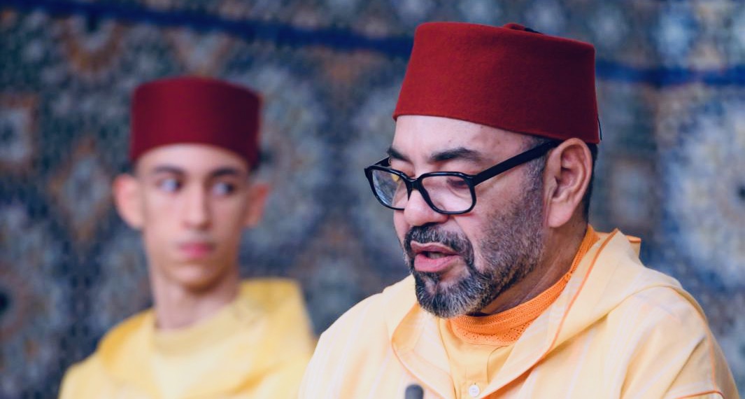 أشار إلى قيم الأخوة والتضامن بين الجزائريين والمغاربة.. الملك محمد السادس يُجدّد ما سبق إليه 3 سلاطيين علويين