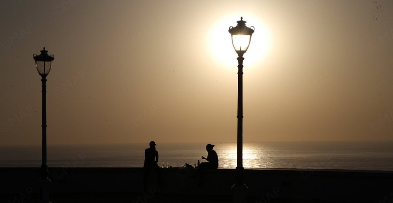  موجة حرارة تتراوح درجاتها ما بين 40 و 47 درجة مرتقبة اليوم الاثنين وغدا الثلاثاء بعدد من أقاليم المملكة 