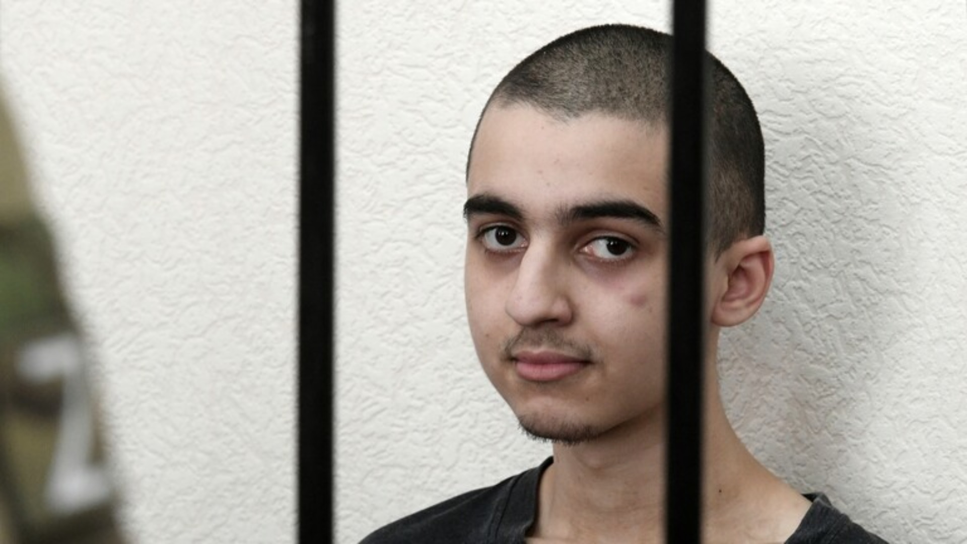  عبر الإعلام الروسي.. الطالب المغربي إبراهيم سعدون يدعو أسرته إلى الاطمئنان من داخل زنزانته في دونيتسك 