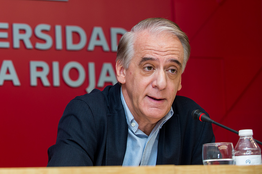  المغرب يُقاضي الصحافي الإسباني إغناسيو سيمبريرو بسبب مقالات "أضرت بالمملكة" تخص "بيغاسوس" 