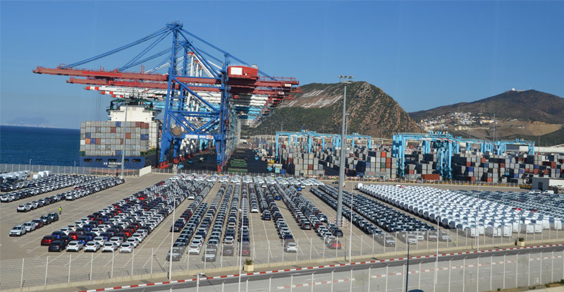 خلال 5 أشهر.. صادرات السيارات ترتفع إلى 4 مليار دولار والفوسفاط إلى 4.7 مليار دولار وتحويلات الجالية إلى 3.8 مليار دولار