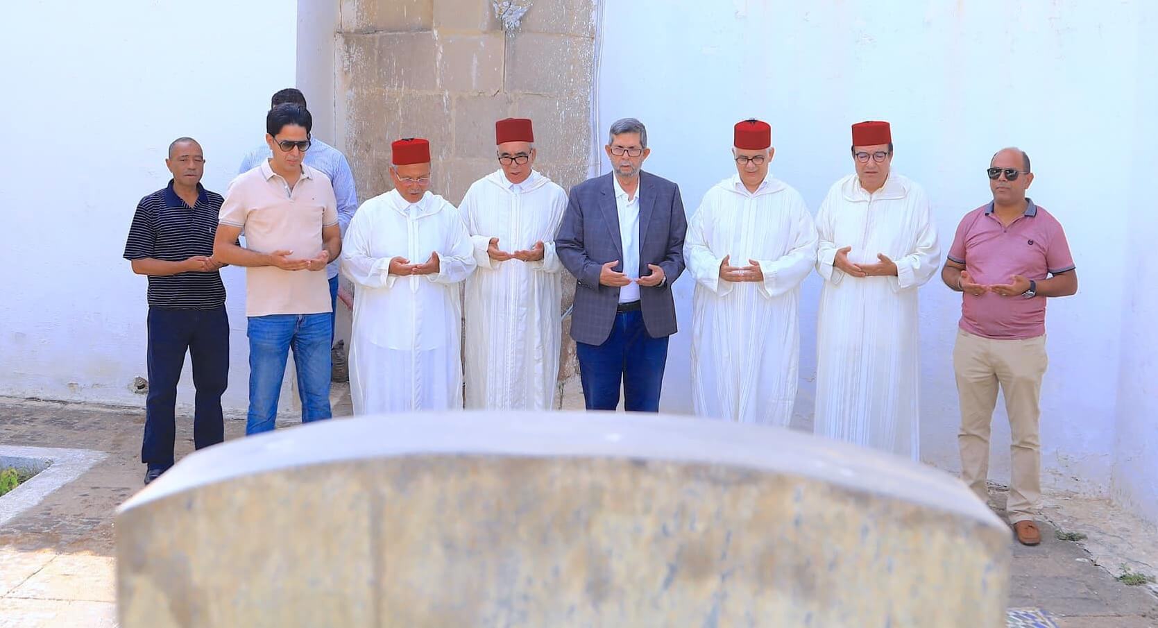 بعد أن زار بركة وقيادات من الاستقلال قبر علال الفاسي.. على من يقرؤون الفاتحة.. على المُؤسس أم على الحزب؟