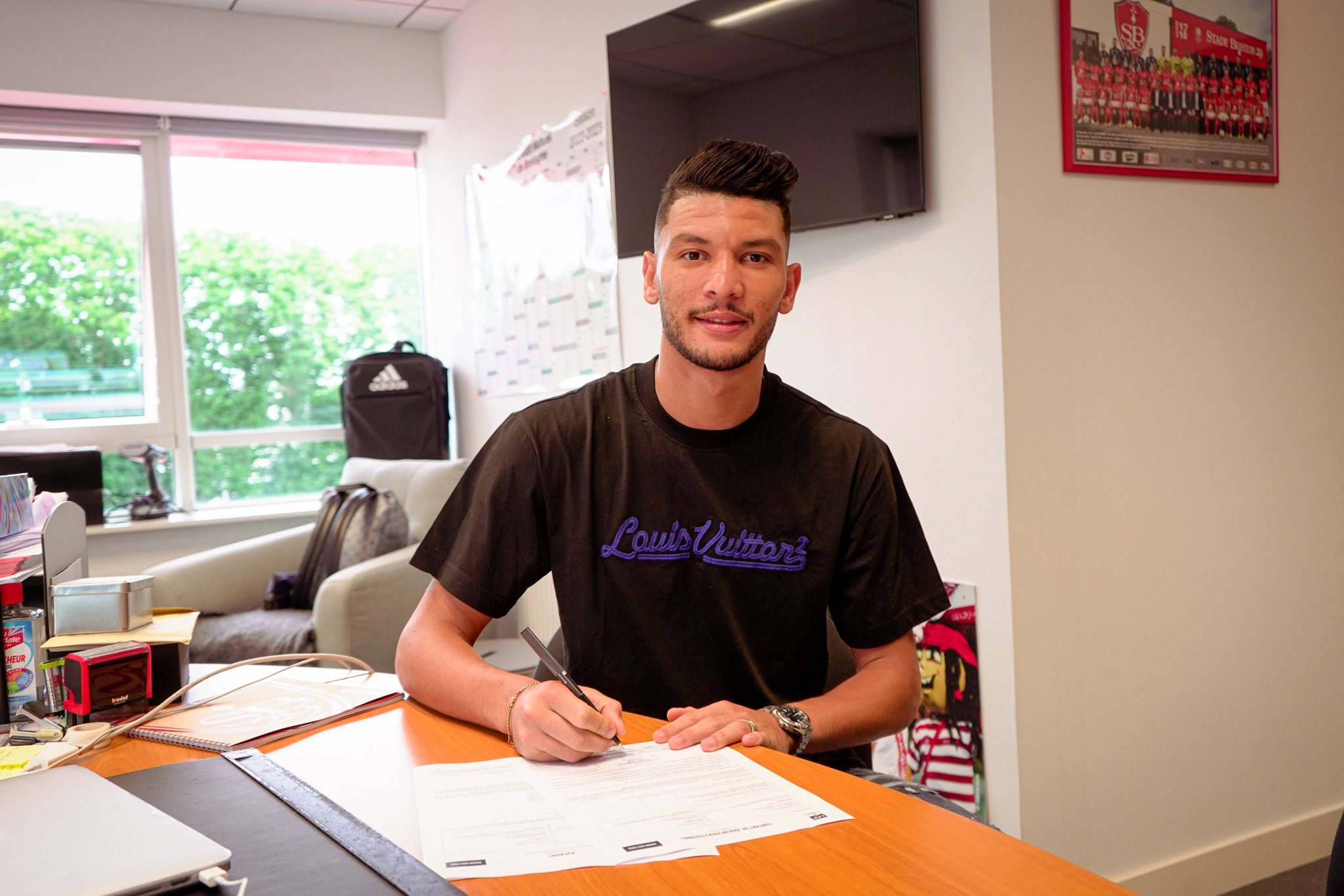 داري: أتطلع إلى "التطور" في أوروبا وأسعى لمواصلة العمل مع المنتخب المغربي في "المونديال"