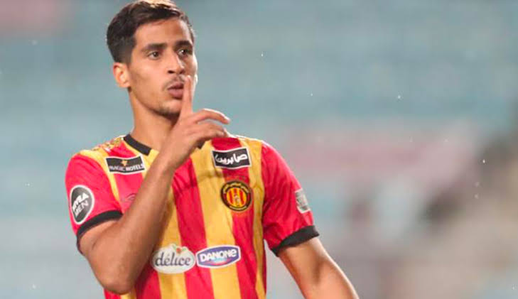  إدارة الرجاء تترقب قدوم الجزائري عبد الرؤوف بن غيث إلى المغرب من أجل حمل قميص "النسور" 