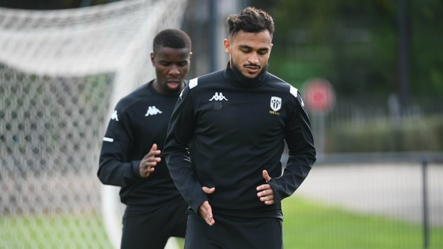  بوفال يتعافى من إصابته مع أنجيه ويعود للميادين قبل 100 يوم من موعد "المونديال" 