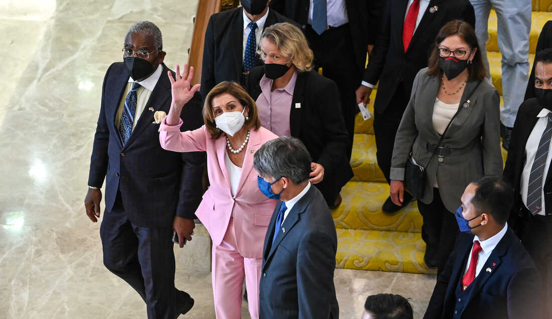  الصين تتوعد بـ"أعمال عسكرية محددة الهدف" ردا على زيارة بيلوسي إلى تايوان 