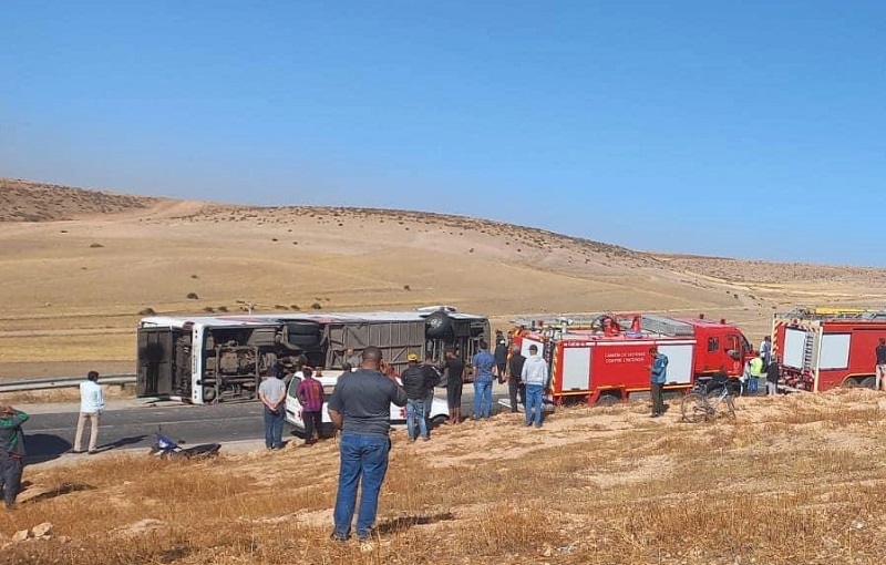 سلطات إقليم خريبكة: حادث انقلاب حافلة المسافرين أدى لوفاة 15 شخصا وإصابة 37